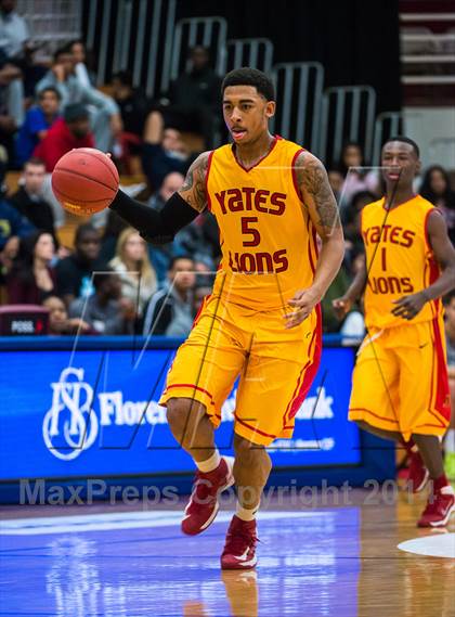 Thumbnail 3 in Yates vs. Lincoln (Spalding Hoophall Classic) photogallery.