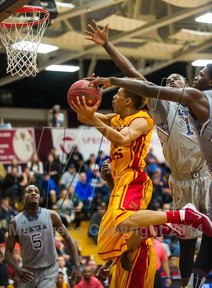 Thumbnail 2 in Yates vs. Lincoln (Spalding Hoophall Classic) photogallery.