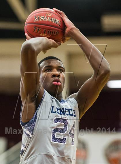 Thumbnail 1 in Yates vs. Lincoln (Spalding Hoophall Classic) photogallery.