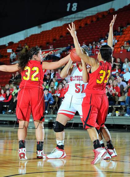 Thumbnail 3 in McPherson vs. Labette County (KSHSAA 4A 1st Round) photogallery.