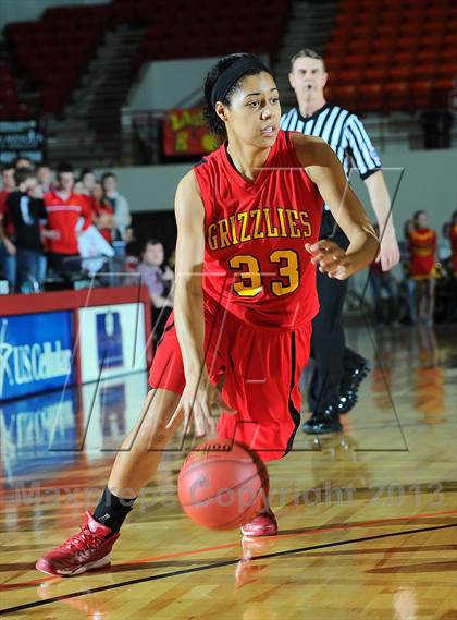 Thumbnail 3 in McPherson vs. Labette County (KSHSAA 4A 1st Round) photogallery.