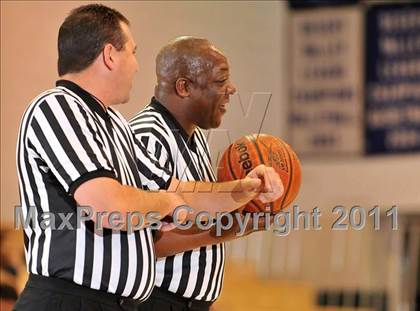 Thumbnail 2 in Bishop Manogue vs. Lincoln (MaxPreps Holiday Classic) photogallery.