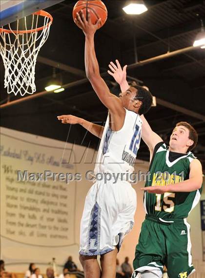 Thumbnail 3 in Bishop Manogue vs. Lincoln (MaxPreps Holiday Classic) photogallery.