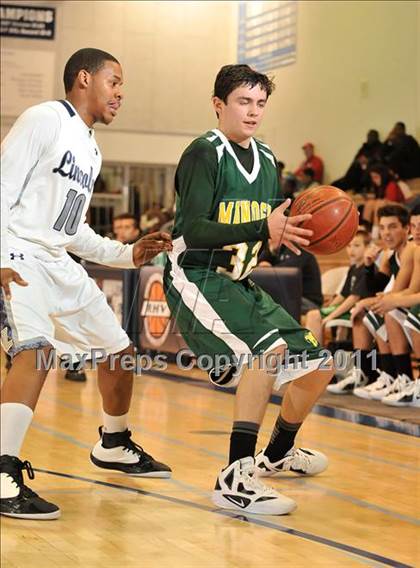 Thumbnail 1 in Bishop Manogue vs. Lincoln (MaxPreps Holiday Classic) photogallery.