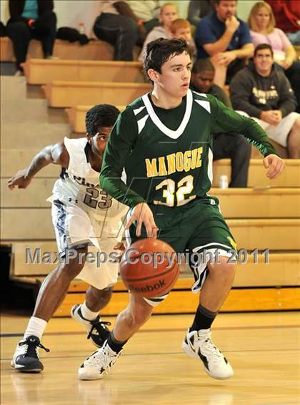 Thumbnail 3 in Bishop Manogue vs. Lincoln (MaxPreps Holiday Classic) photogallery.