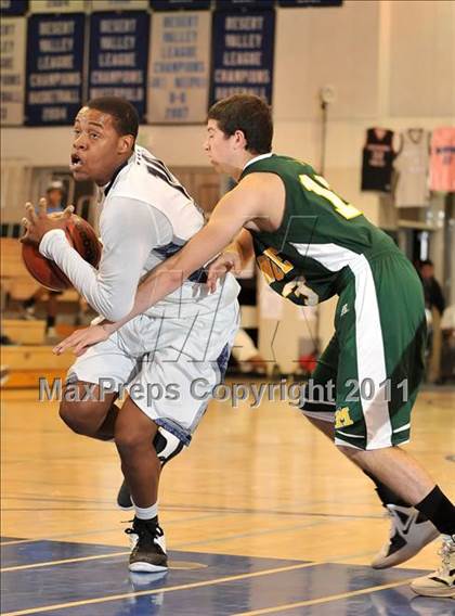 Thumbnail 3 in Bishop Manogue vs. Lincoln (MaxPreps Holiday Classic) photogallery.