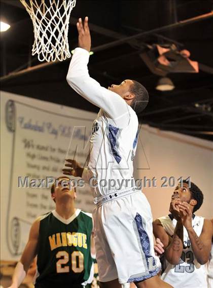 Thumbnail 2 in Bishop Manogue vs. Lincoln (MaxPreps Holiday Classic) photogallery.