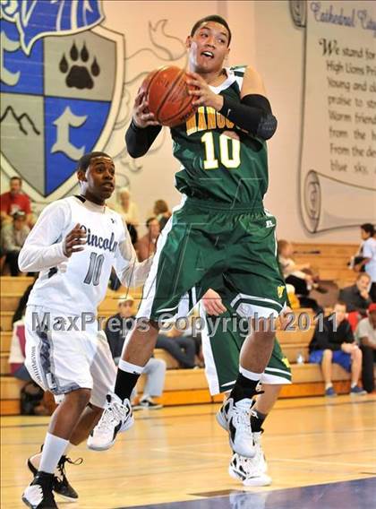 Thumbnail 3 in Bishop Manogue vs. Lincoln (MaxPreps Holiday Classic) photogallery.