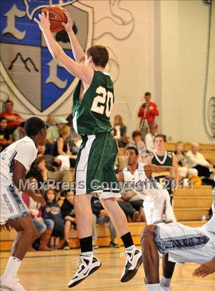 Thumbnail 1 in Bishop Manogue vs. Lincoln (MaxPreps Holiday Classic) photogallery.