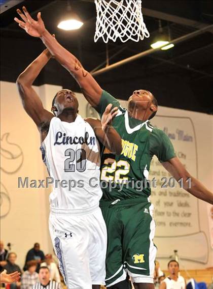 Thumbnail 1 in Bishop Manogue vs. Lincoln (MaxPreps Holiday Classic) photogallery.