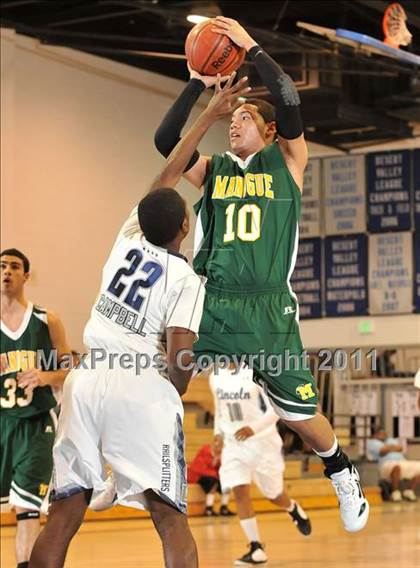 Thumbnail 3 in Bishop Manogue vs. Lincoln (MaxPreps Holiday Classic) photogallery.