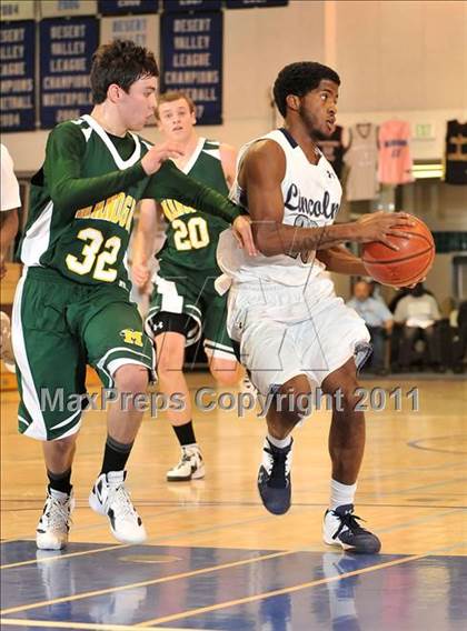 Thumbnail 2 in Bishop Manogue vs. Lincoln (MaxPreps Holiday Classic) photogallery.