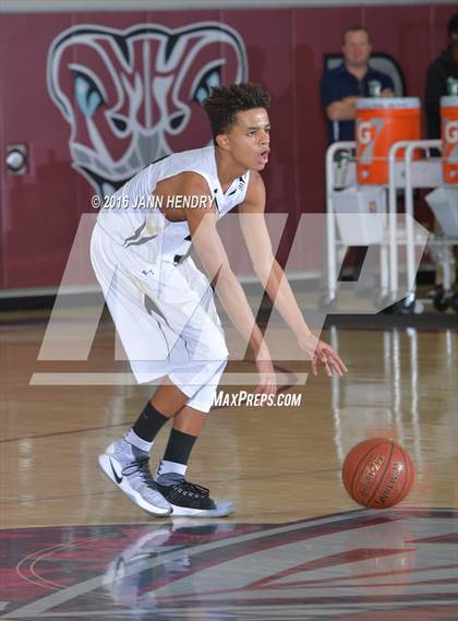 Thumbnail 3 in Bellarmine-Jefferson vs. Citrus Valley (Rancho Mirage Holiday Invitational) photogallery.