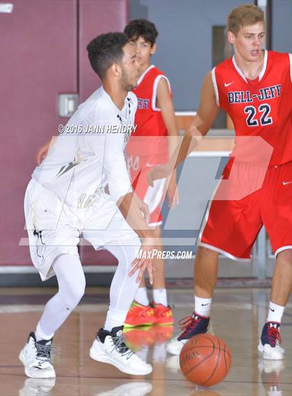 Thumbnail 2 in Bellarmine-Jefferson vs. Citrus Valley (Rancho Mirage Holiday Invitational) photogallery.