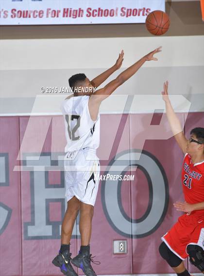 Thumbnail 3 in Bellarmine-Jefferson vs. Citrus Valley (Rancho Mirage Holiday Invitational) photogallery.