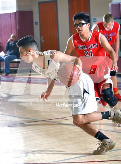 Thumbnail 1 in Bellarmine-Jefferson vs. Citrus Valley (Rancho Mirage Holiday Invitational) photogallery.