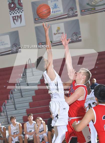 Thumbnail 2 in Bellarmine-Jefferson vs. Citrus Valley (Rancho Mirage Holiday Invitational) photogallery.