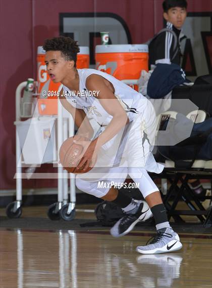 Thumbnail 3 in Bellarmine-Jefferson vs. Citrus Valley (Rancho Mirage Holiday Invitational) photogallery.
