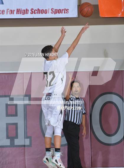 Thumbnail 2 in Bellarmine-Jefferson vs. Citrus Valley (Rancho Mirage Holiday Invitational) photogallery.