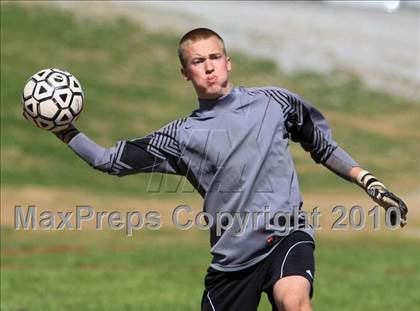 Thumbnail 1 in Maryville vs Notre Dame (Bearden Invitational) photogallery.