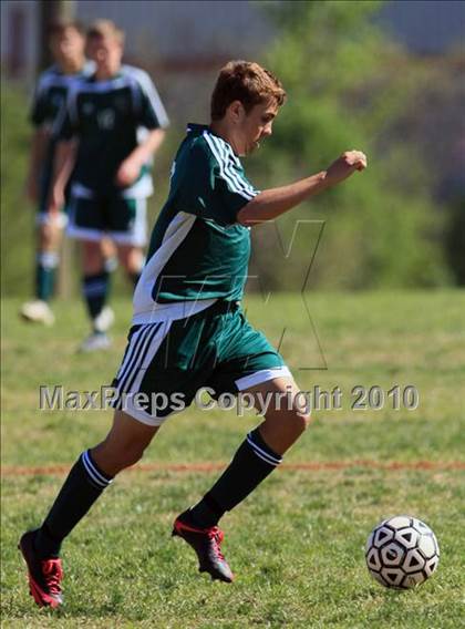 Thumbnail 1 in Maryville vs Notre Dame (Bearden Invitational) photogallery.