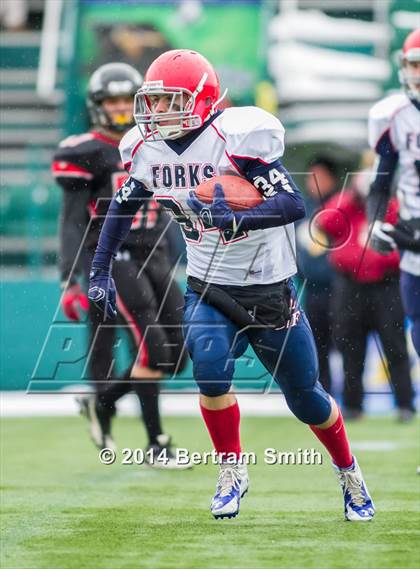 Thumbnail 2 in Chenango Forks vs. Maple Grove/Chautauqua Lake (NYSPHSAA Class C Semifinal) photogallery.