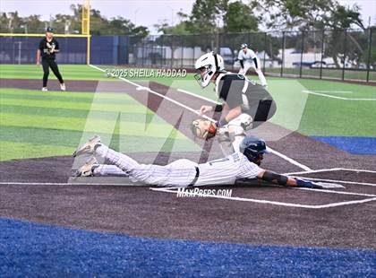 Thumbnail 2 in Tampa Catholic @ Calvary Christian photogallery.