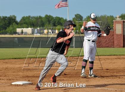 Thumbnail 2 in Mt. Vernon vs Salem (IHSA Regional Playoff) photogallery.