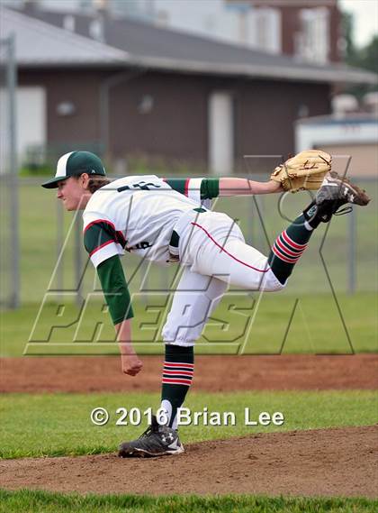 Thumbnail 2 in Mt. Vernon vs Salem (IHSA Regional Playoff) photogallery.