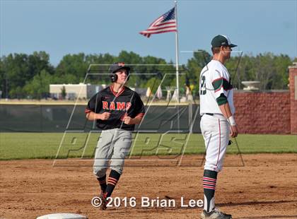 Thumbnail 1 in Mt. Vernon vs Salem (IHSA Regional Playoff) photogallery.