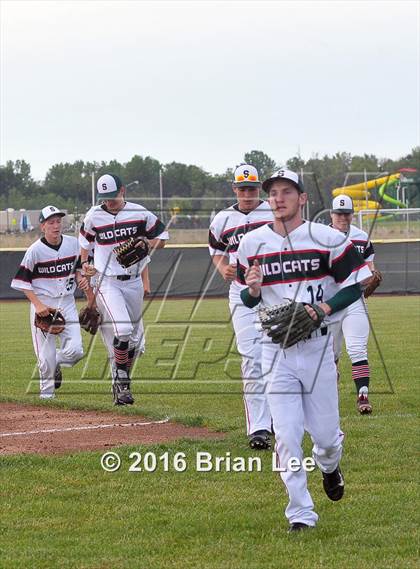 Thumbnail 1 in Mt. Vernon vs Salem (IHSA Regional Playoff) photogallery.