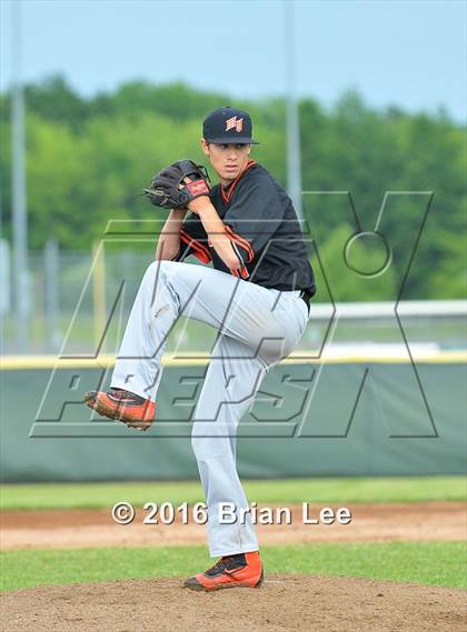 Thumbnail 2 in Mt. Vernon vs Salem (IHSA Regional Playoff) photogallery.