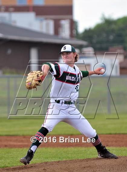 Thumbnail 3 in Mt. Vernon vs Salem (IHSA Regional Playoff) photogallery.