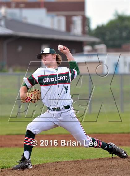 Thumbnail 1 in Mt. Vernon vs Salem (IHSA Regional Playoff) photogallery.
