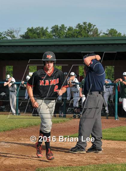 Thumbnail 2 in Mt. Vernon vs Salem (IHSA Regional Playoff) photogallery.