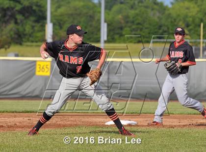 Thumbnail 3 in Mt. Vernon vs Salem (IHSA Regional Playoff) photogallery.