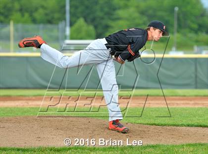 Thumbnail 2 in Mt. Vernon vs Salem (IHSA Regional Playoff) photogallery.