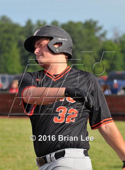 Thumbnail 2 in Mt. Vernon vs Salem (IHSA Regional Playoff) photogallery.