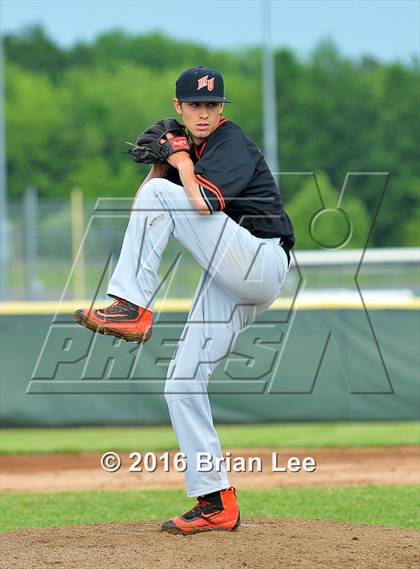 Thumbnail 3 in Mt. Vernon vs Salem (IHSA Regional Playoff) photogallery.