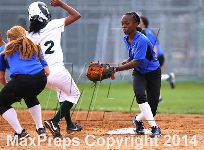 Thumbnail 2 in Clear Falls vs Dickinson photogallery.