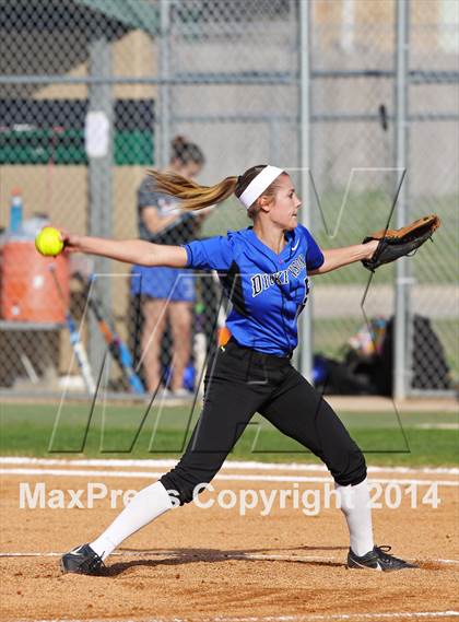Thumbnail 1 in Clear Falls vs Dickinson photogallery.