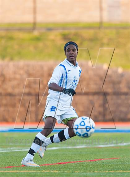 Thumbnail 2 in Crane vs. Livonia (NYSPHSAA Class B Final) photogallery.
