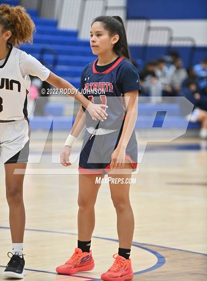 Thumbnail 3 in Alvin vs San Antonio Memorial (McDonald's Texas Invitational) photogallery.