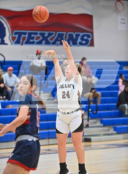 Thumbnail 2 in Alvin vs San Antonio Memorial (McDonald's Texas Invitational) photogallery.