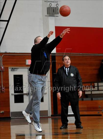 Thumbnail 3 in Bishop Montgomery @ Palos Verdes photogallery.