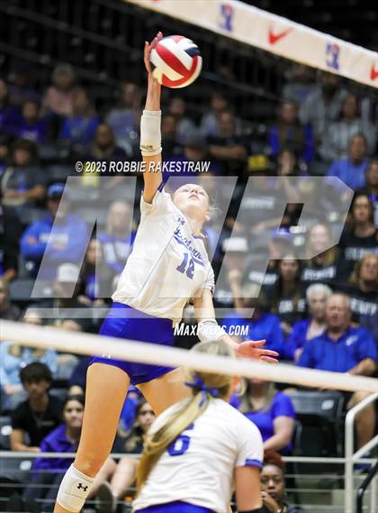 Thumbnail 2 in Decatur @ La Vernia (UIL 4A D1 Volleyball Final) photogallery.