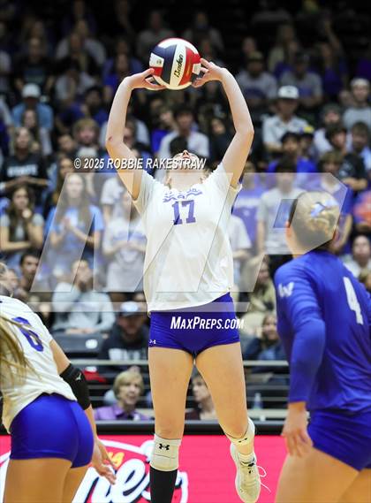 Thumbnail 3 in Decatur @ La Vernia (UIL 4A D1 Volleyball Final) photogallery.