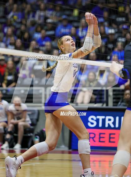 Thumbnail 3 in Decatur @ La Vernia (UIL 4A D1 Volleyball Final) photogallery.