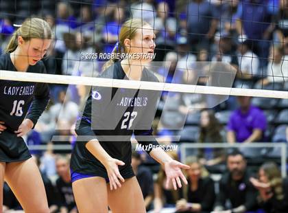 Thumbnail 1 in Decatur @ La Vernia (UIL 4A D1 Volleyball Final) photogallery.
