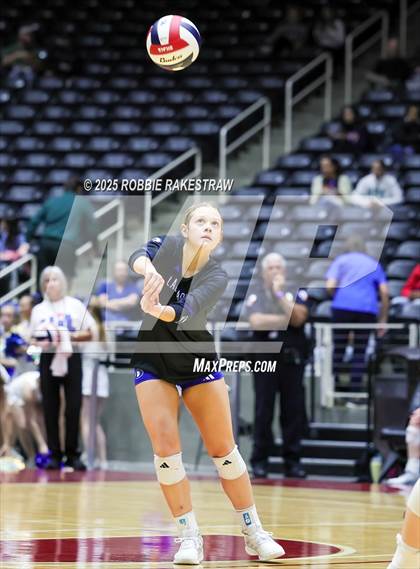 Thumbnail 1 in Decatur @ La Vernia (UIL 4A D1 Volleyball Final) photogallery.